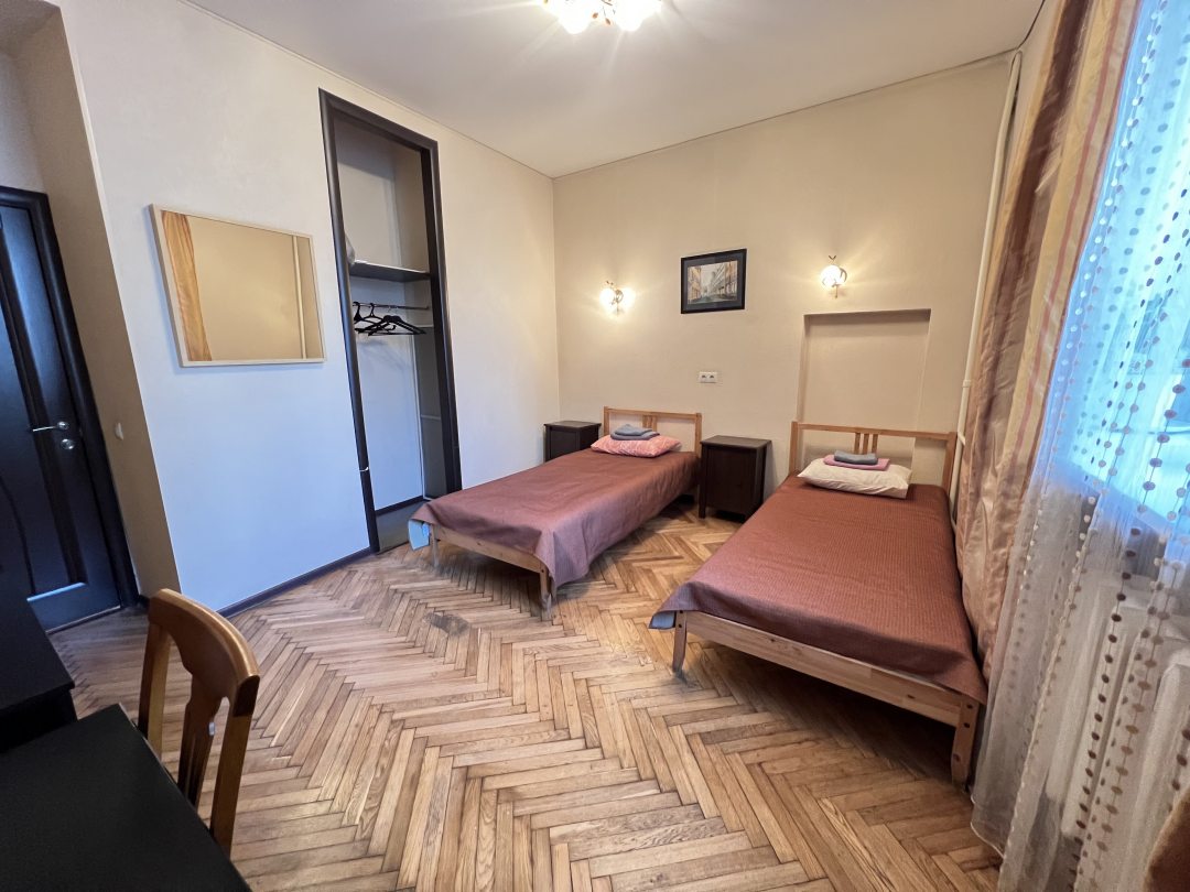 Двухместный (Двухместный номер с 2 отдельными кроватями и общей ванной комнатой) апартамента У Максима, Москва