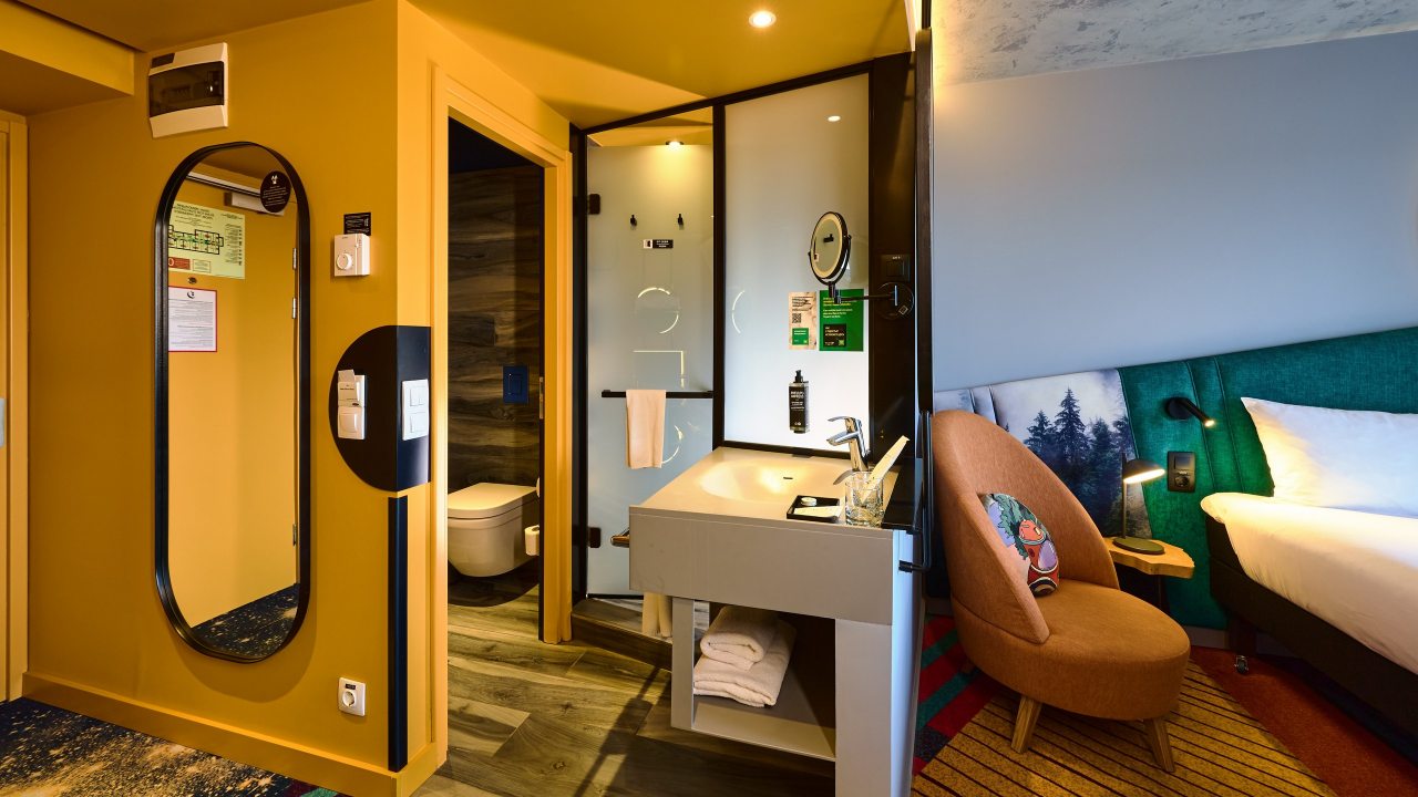 Двухместный (Улучшенный с 1 кроватью), Отель ibis Styles Челябинск