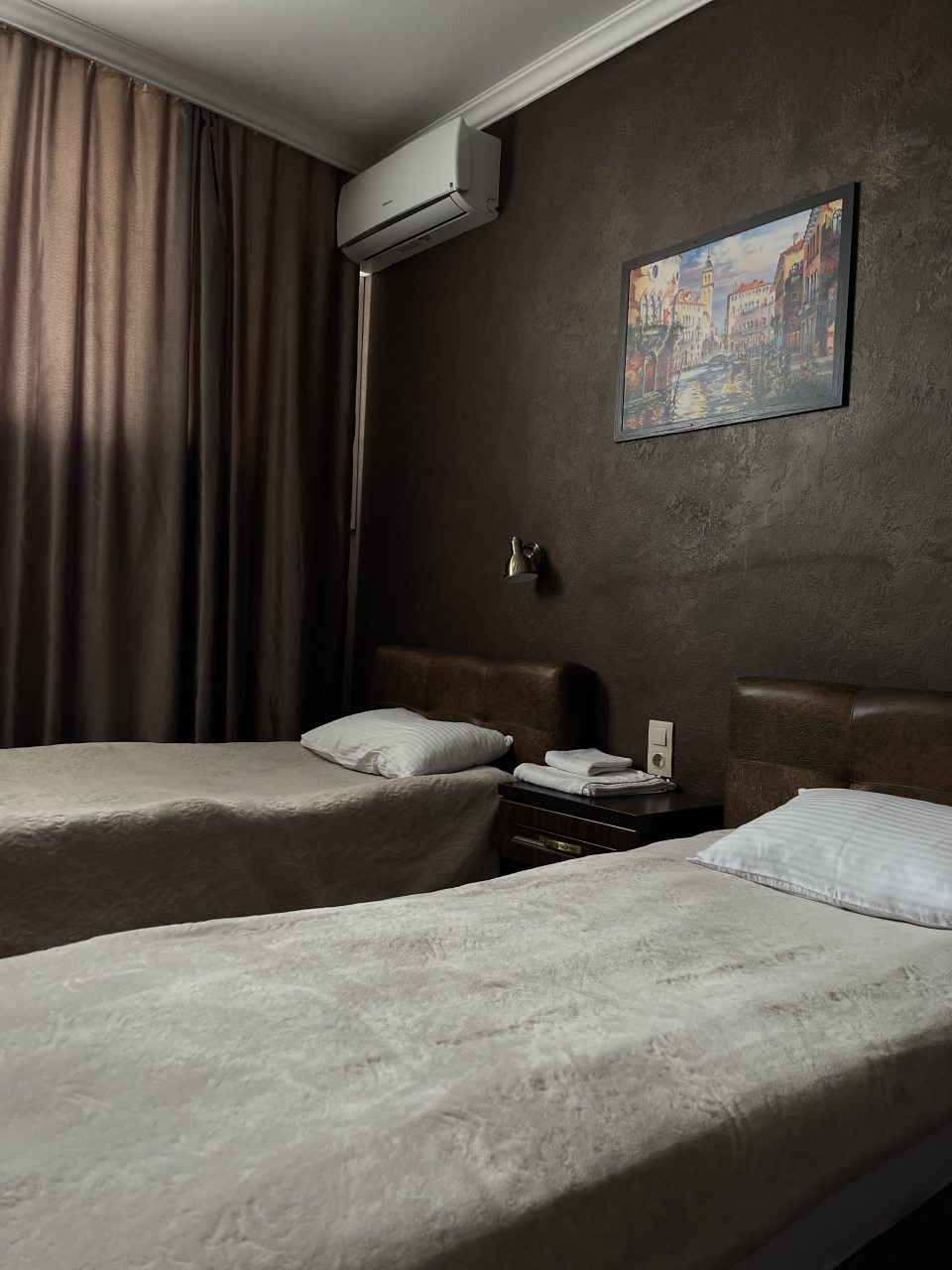 Двухместный (Двухместный номер с 2 отдельными кроватями и ванной комнатой №3) гостиницы Капитан, Орел