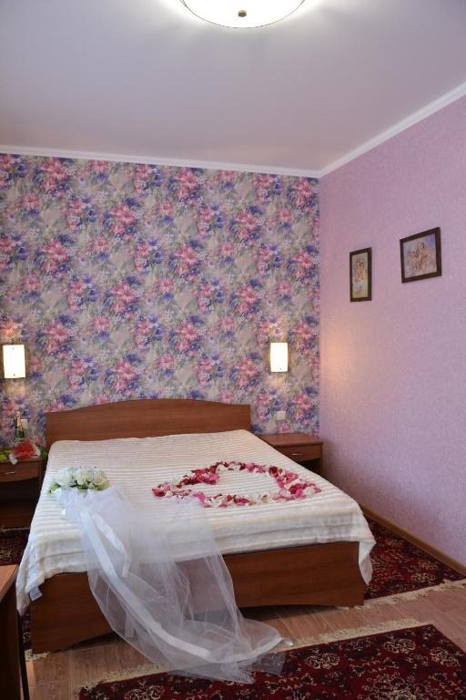 Двухместный (Улучшенный двухместный номер с 1 кроватью) отеля Guest House Stary Oskol, Старый Оскол