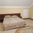 Семейный (Апартаменты комфорт), Гостевой дом Жилой дом Мамайка