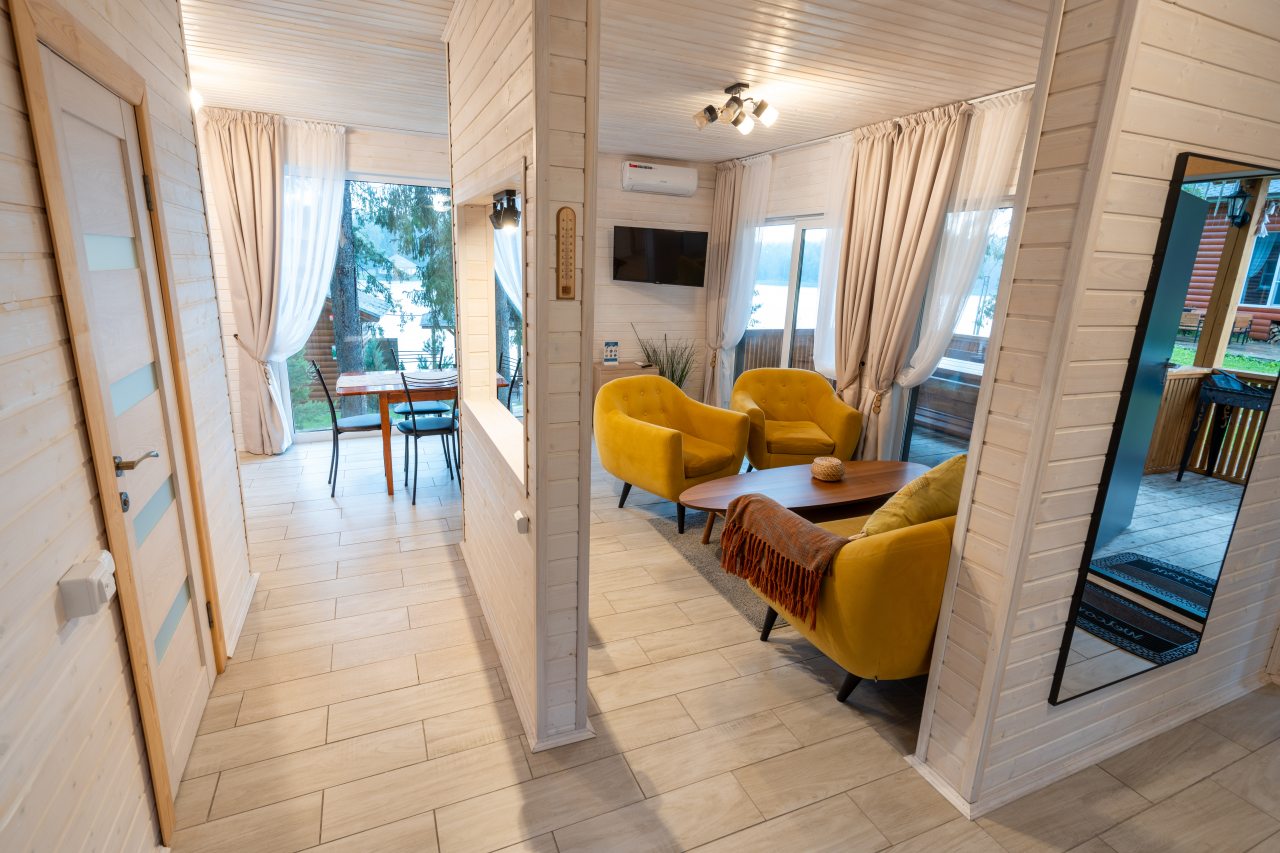 Коттедж (Black House), База отдыха Нептун-2