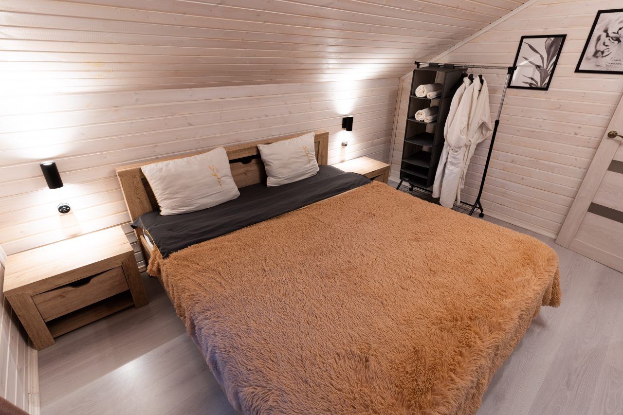 Коттедж (Black House), База отдыха Нептун-2