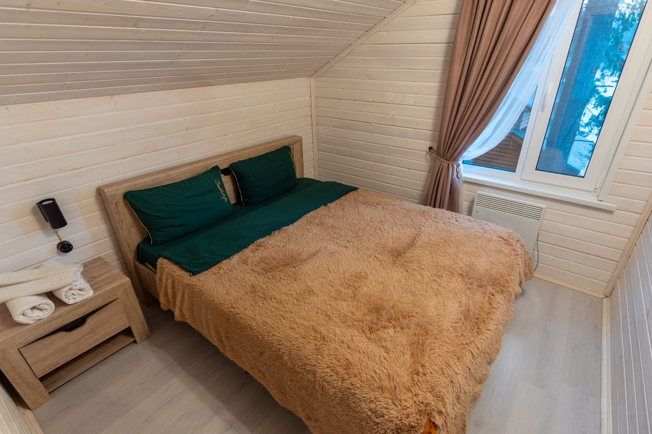 Коттедж (Black House), База отдыха Нептун-2