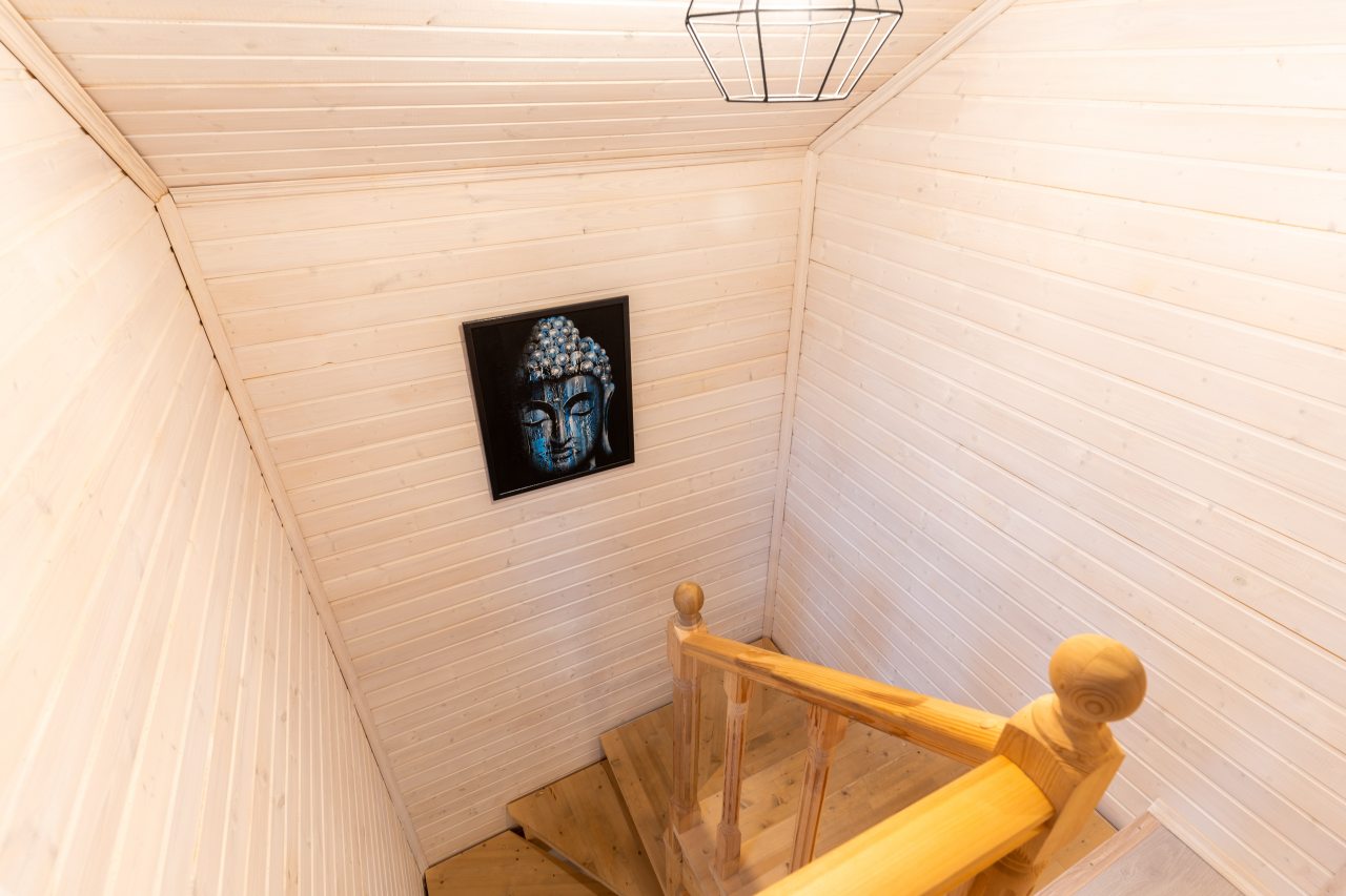 Коттедж (Black House), База отдыха Нептун-2