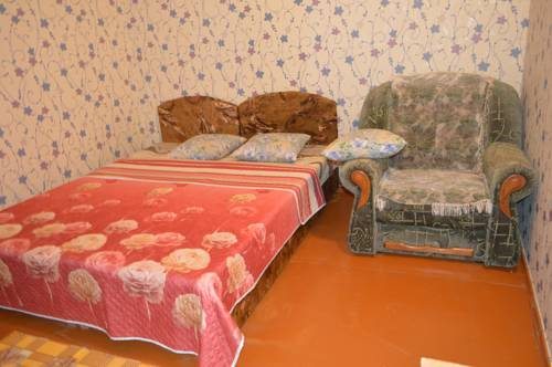 Семейный (Семейный номер с ванной комнатой) гостевого дома Мандаринка, Судак
