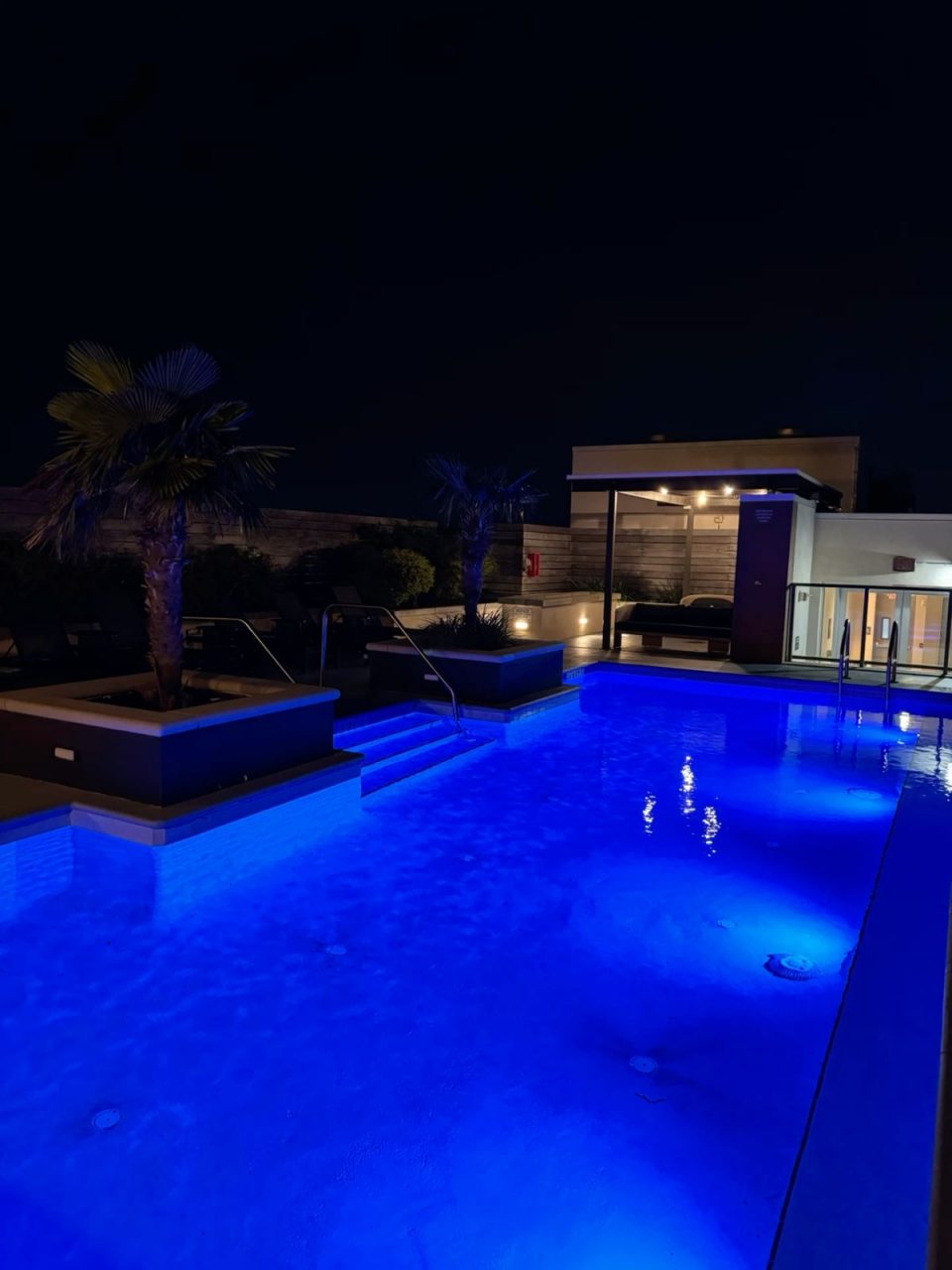 Подогреваемый бассейн с панорамным видом