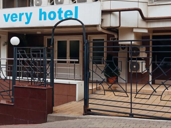 Very Hotel