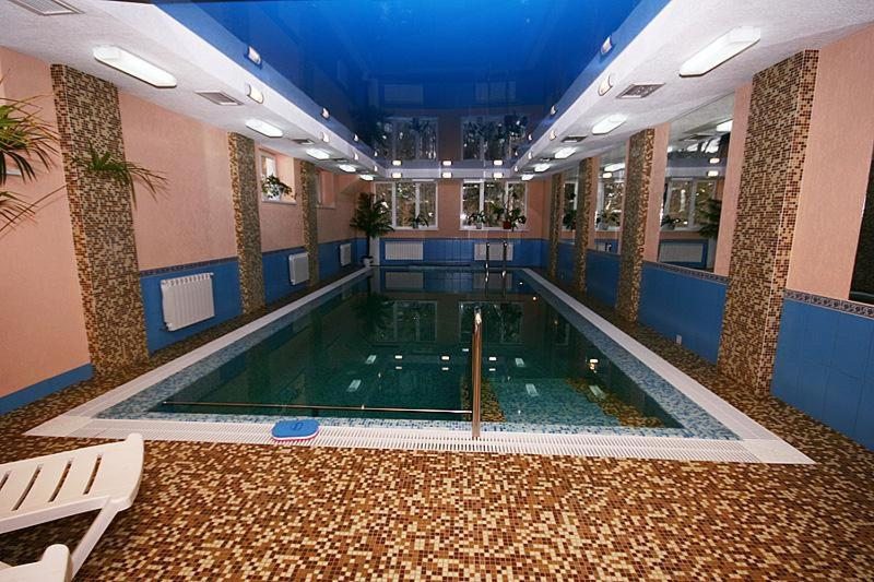 Крытый бассейн, Отель Снежинка