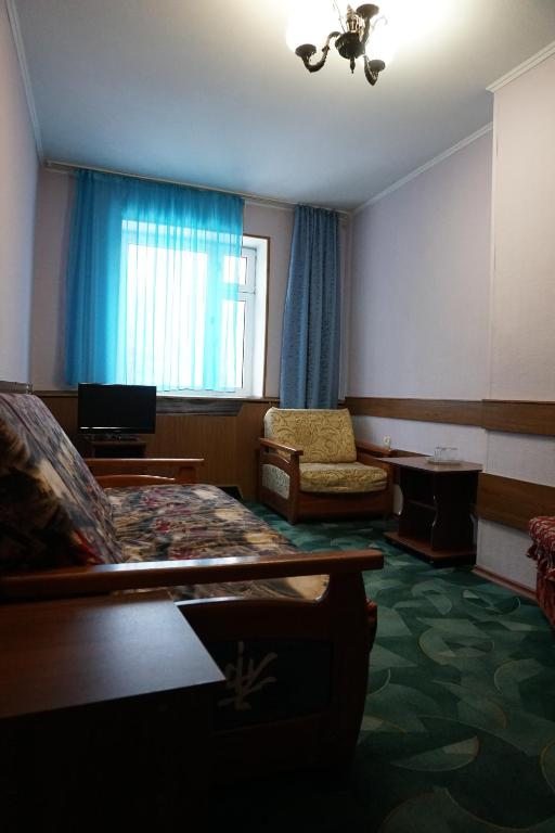 Двухместный (Двухкомнатный номер с балконом) отеля Снежинка, Домбай