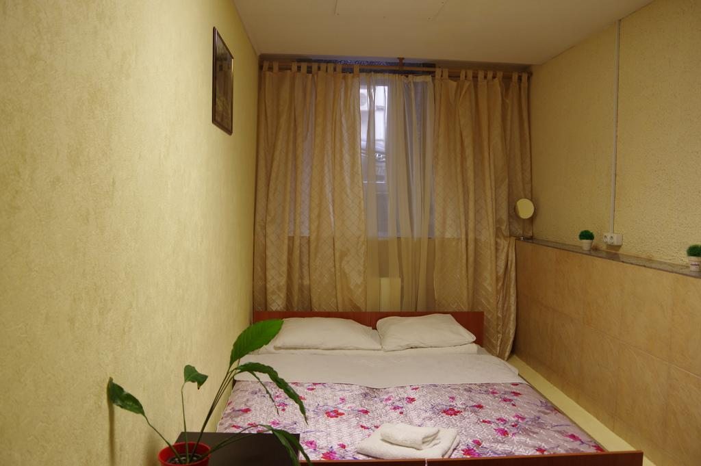 Двухместный (Бюджетный двухместный номер с 1 кроватью или 2 отдельными кроватями) мини-отеля Трио, Санкт-Петербург