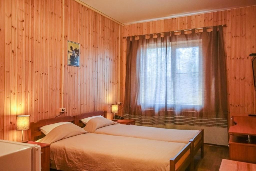 Двухместный (Стандартный двухместный номер с 2 отдельными кроватями) загородного отеля База отдыха 7 Пятниц, Барышево