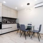 Апартаменты (Трехкомнатные Deluxe Modern), Апарт-отель Apartments Clever House