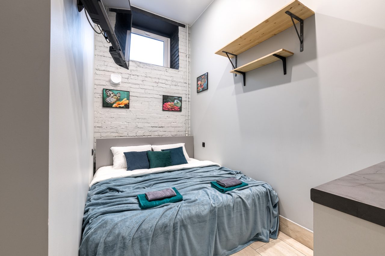 Двуспальная кровать