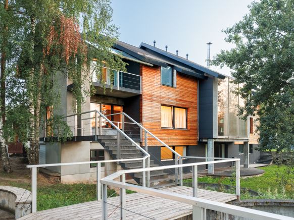 Современный дом с бассейном в Нахабино