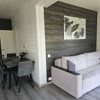 Коттедж (GREY HOUSE), Коттедж Черничный склон
