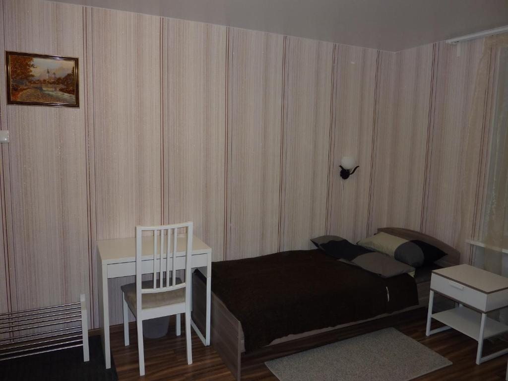 Номер (Кровать в общем номере для мужчин) гостевого дома Комнаты на Ленинградской 70, Песочный