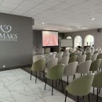 Большой зал (ресторанный), Амакс отель Россия Великий Новгород