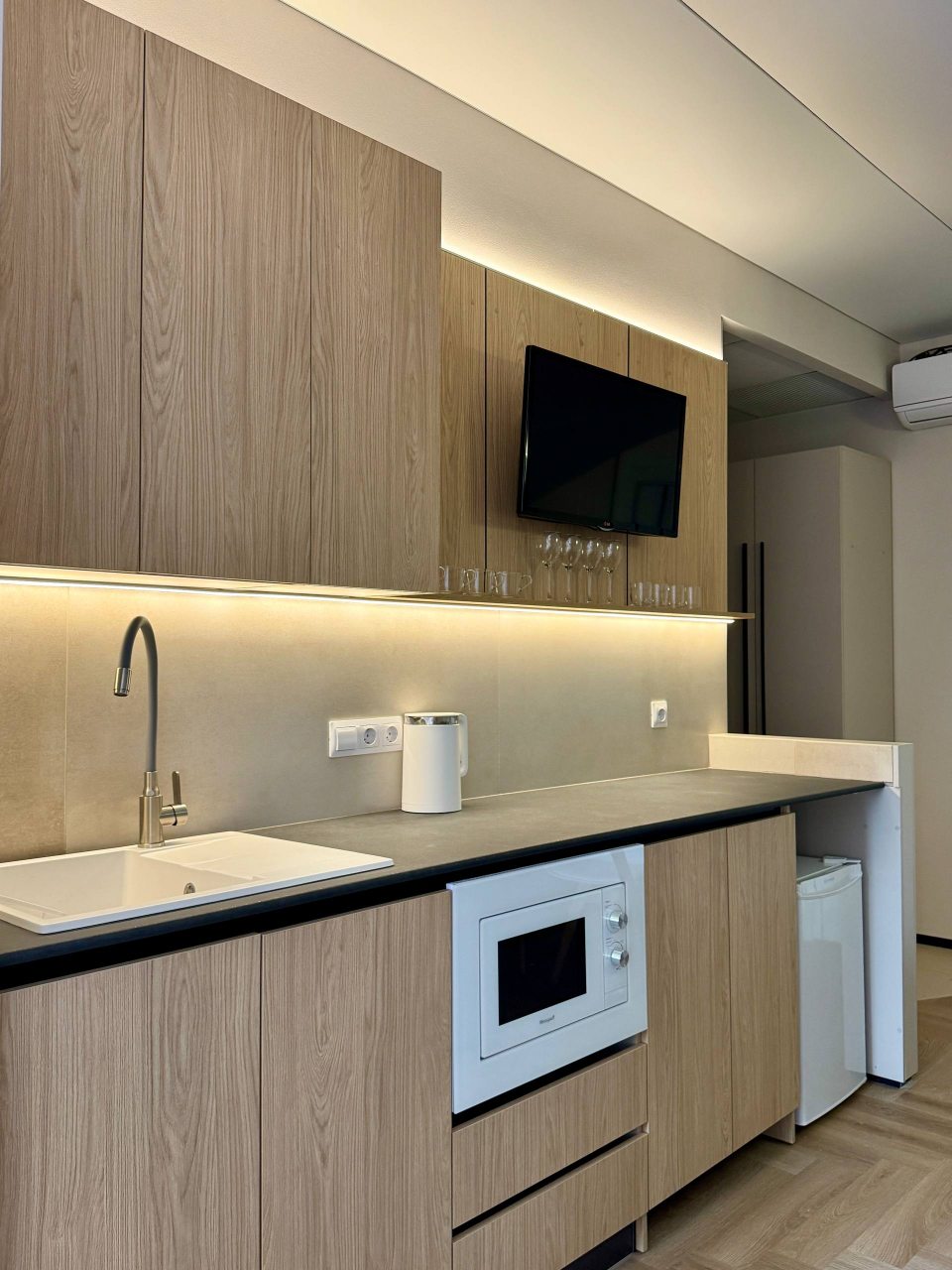 Апартаменты (Студио), Гостиница MOZART