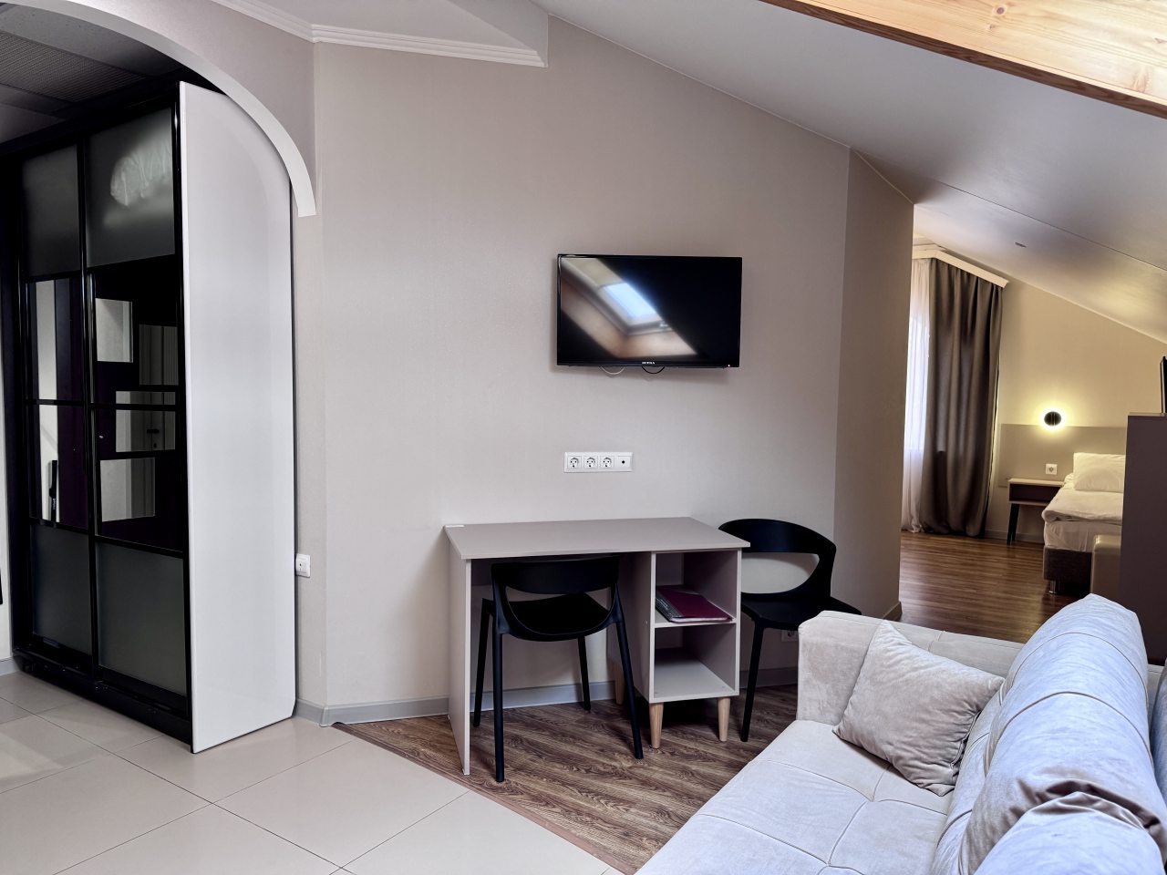 Апартаменты (Студио), Гостиница MOZART