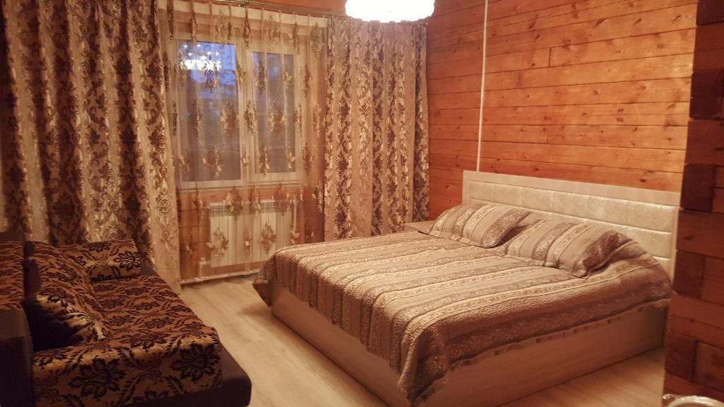 Двухместный (Улучшенный двухместный номер с 1 кроватью) гостевого дома Теремок на Некрасова, Горячинск