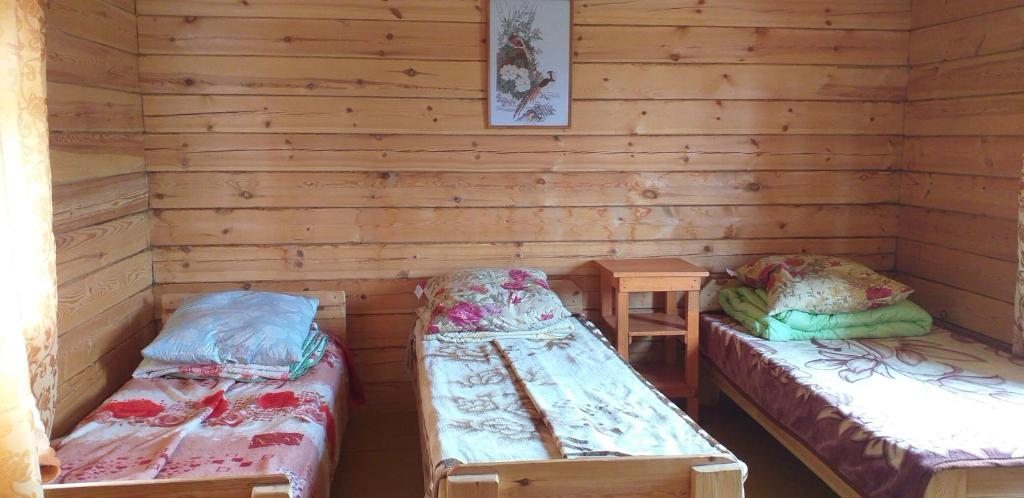 Трехместный (Трехместный номер с видом на озеро) гостевого дома На Байкале, Курма