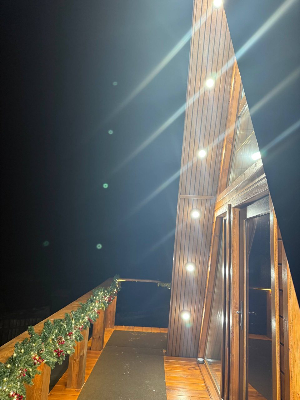 Дом (Афрейм на Байкале), Гостевой дом Элис