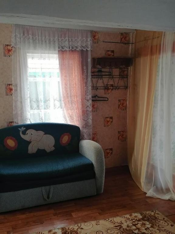 Семейный (Стандартный семейный номер) гостевого дома Летние Гостевые комнаты, Усть-Баргузин