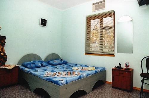 Двухместный (Стандартный двухместный номер с 1 кроватью или 2 отдельными кроватями и дополнительной кроватью) гостевого дома Воронина, Гаспра