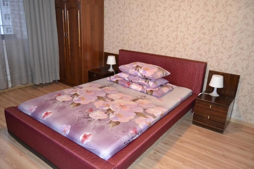 Апартаменты (Улучшенные апартаменты) отеля Queen & Apartments, Великий Новгород