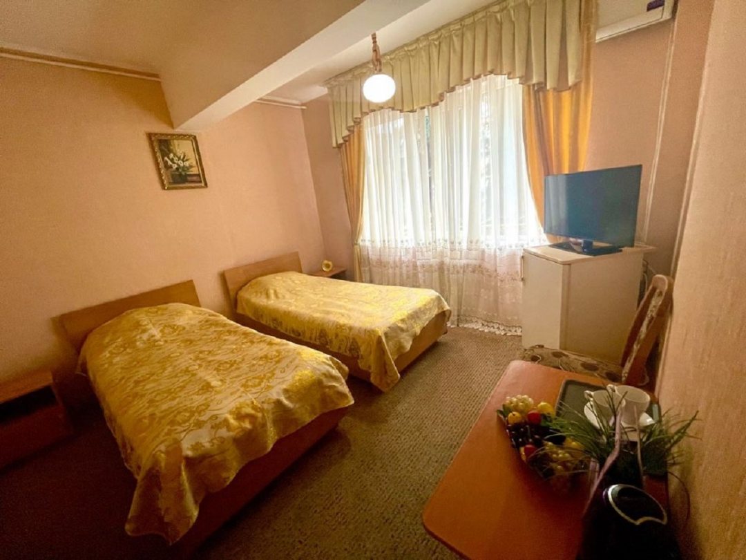 Двухместный (номер с 2 отдельными кроватями) гостевого дома Лазурит, Сочи