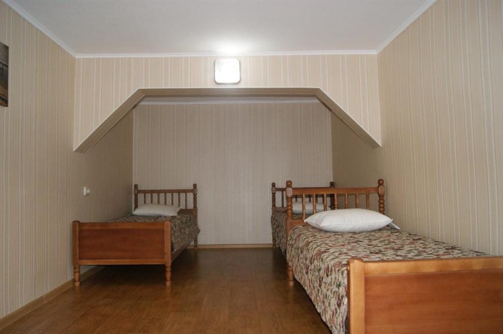 Трехместный (Трехместный номер с видом на горы) гостевого дома Guesthouse Gornyy Vozdukh, Лазаревское