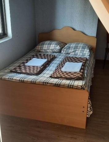 у АННЫ, Лазаревское
