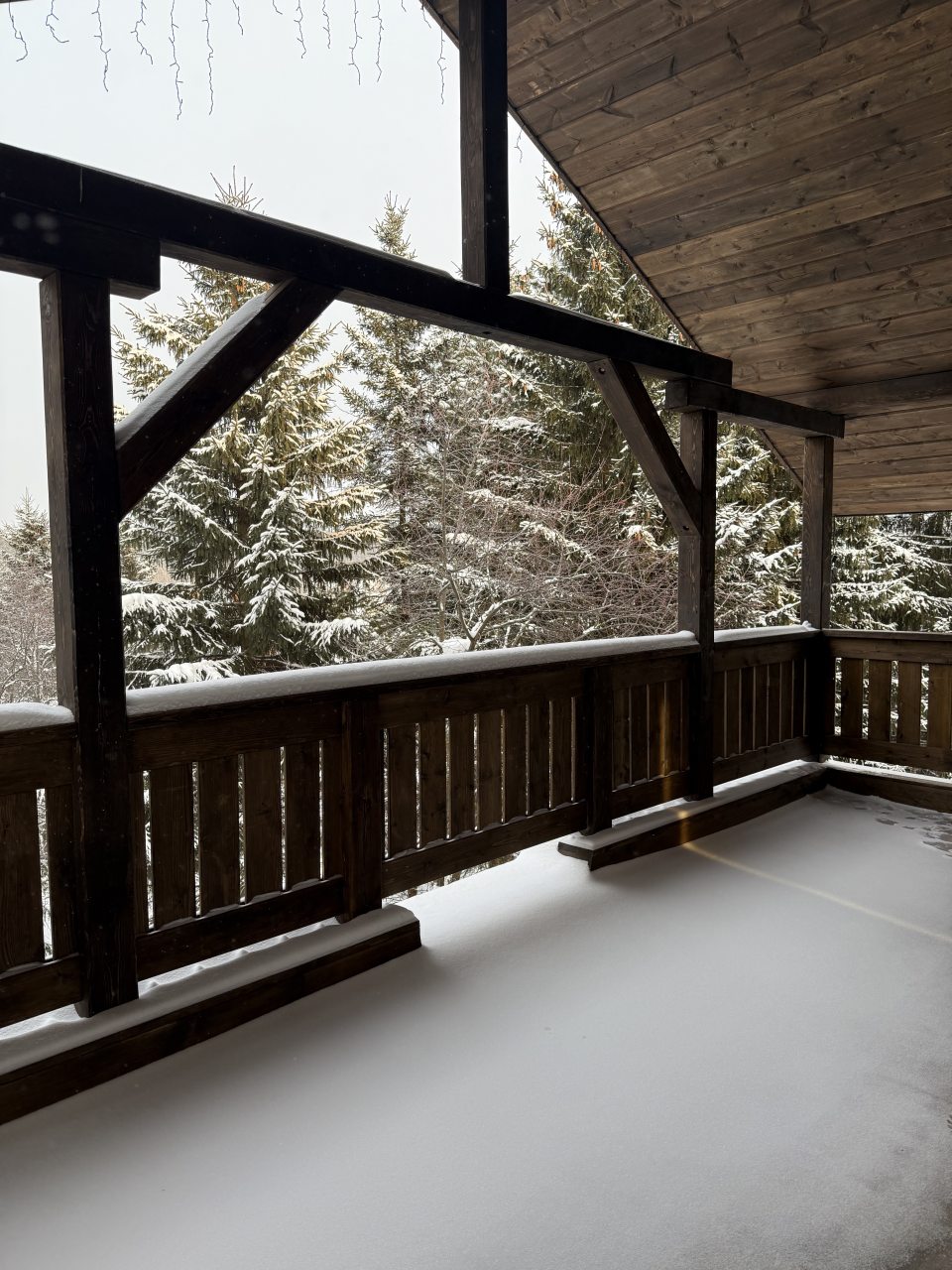 Трёхместный и более (Дом Охотника), Туристский комплекс Мариинские избы