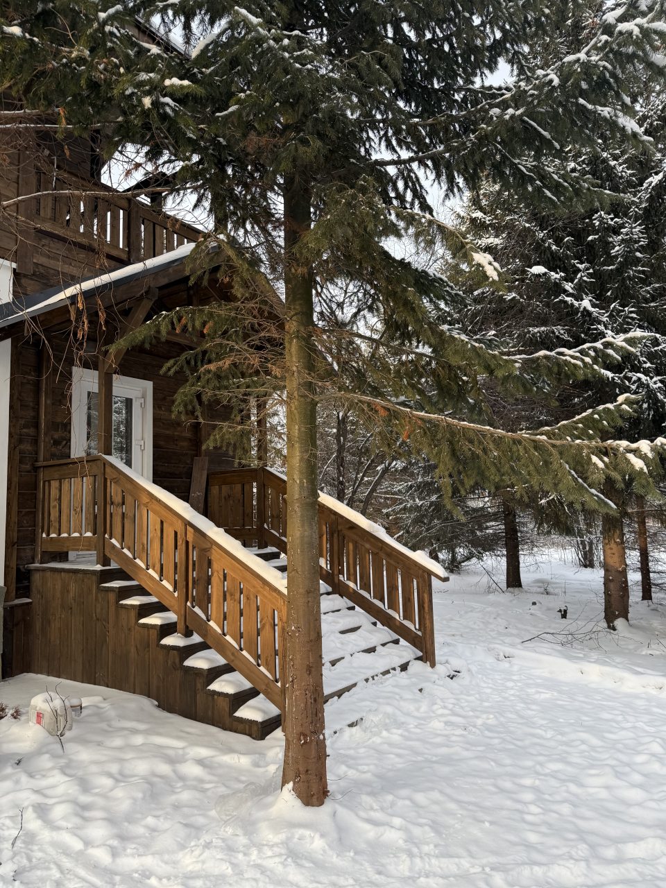 Трёхместный и более (Дом Охотника), Туристский комплекс Мариинские избы