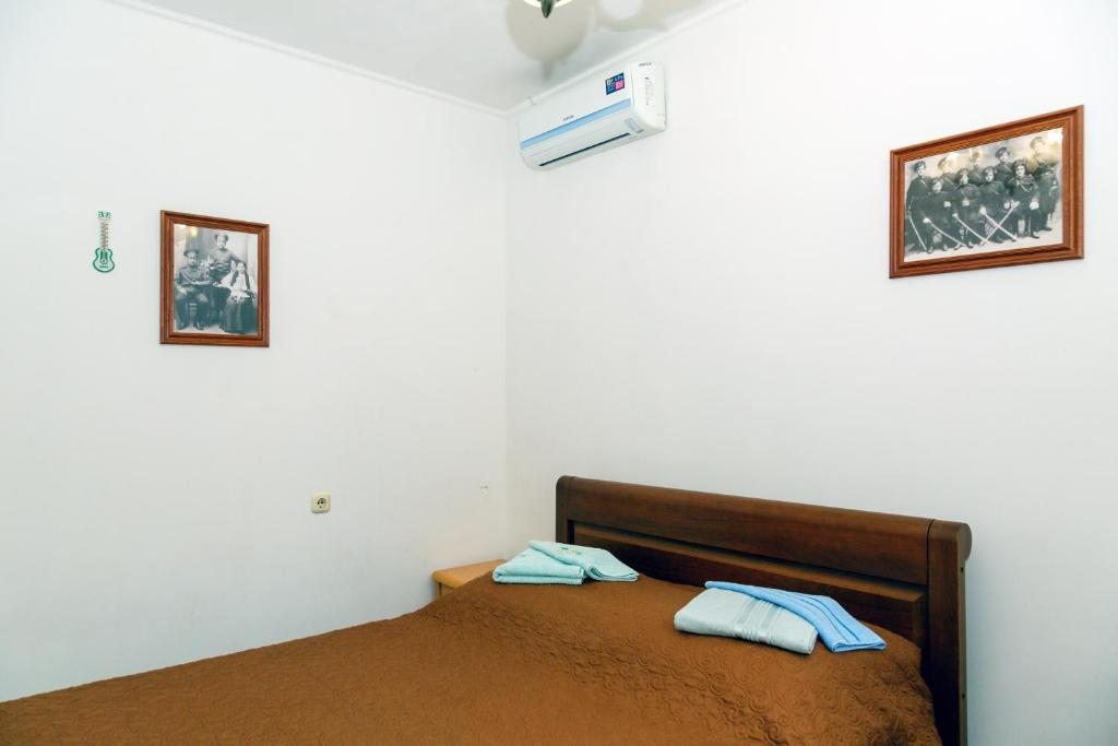 Семейный (Cемейный номер с собственной ванной комнатой) гостевого дома Казачий курень, Вешенская