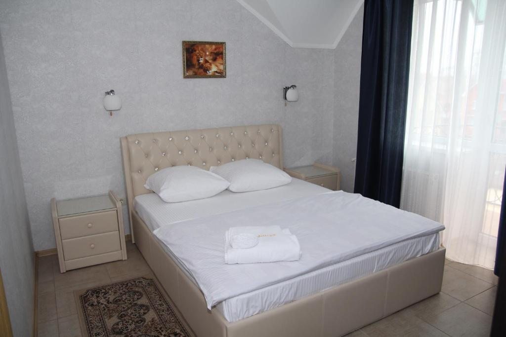 Двухместный (Номер Делюкс с кроватью размера «king-size») мини-отеля Идиллия, Волгодонск