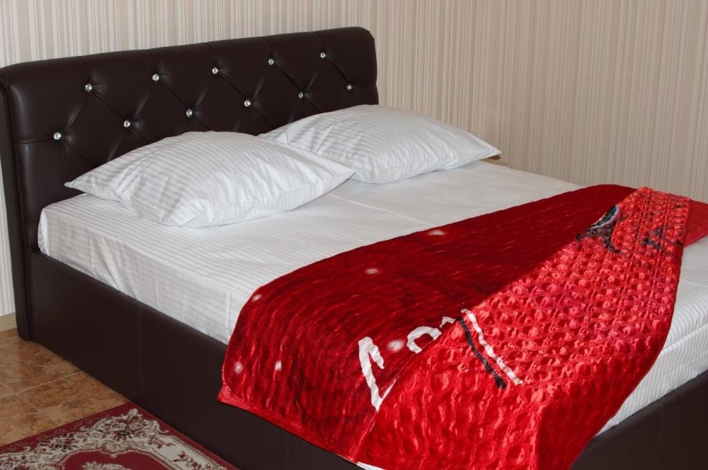 Сьюит (Люкс с кроватью размера «king-size» и балконом) мини-отеля Идиллия, Волгодонск