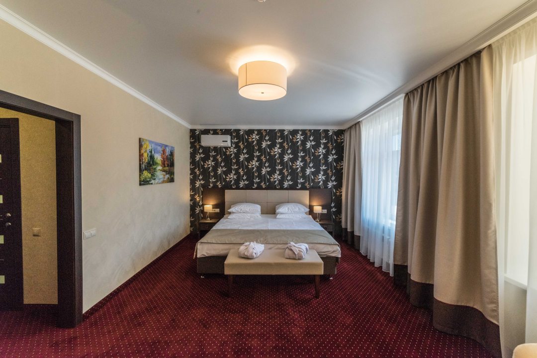 De Luxe (С кроватью King-Size  и джакузи) гостиницы Gryazi, Грязи