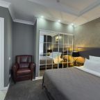 Двухместный (Номер Люкс с 1 кроватью или 2 отдельными кроватями и диван-кроватью), Мини-отель Hoffmann Residence