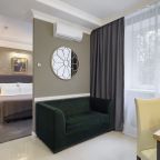 Двухместный (Номер Люкс с 1 кроватью или 2 отдельными кроватями и диван-кроватью), Мини-отель Hoffmann Residence