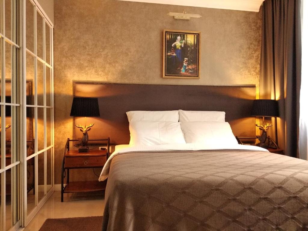 Двухместный (Номер Люкс с 1 кроватью или 2 отдельными кроватями и диван-кроватью) мини-отеля Hoffmann Residence, Светлогорск