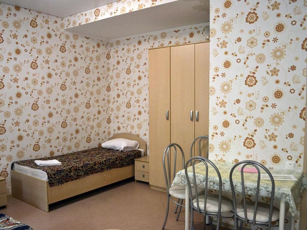 Семейный (Семейный номер с ванной комнатой) отеля Солнечный Берег, Соль-Илецк