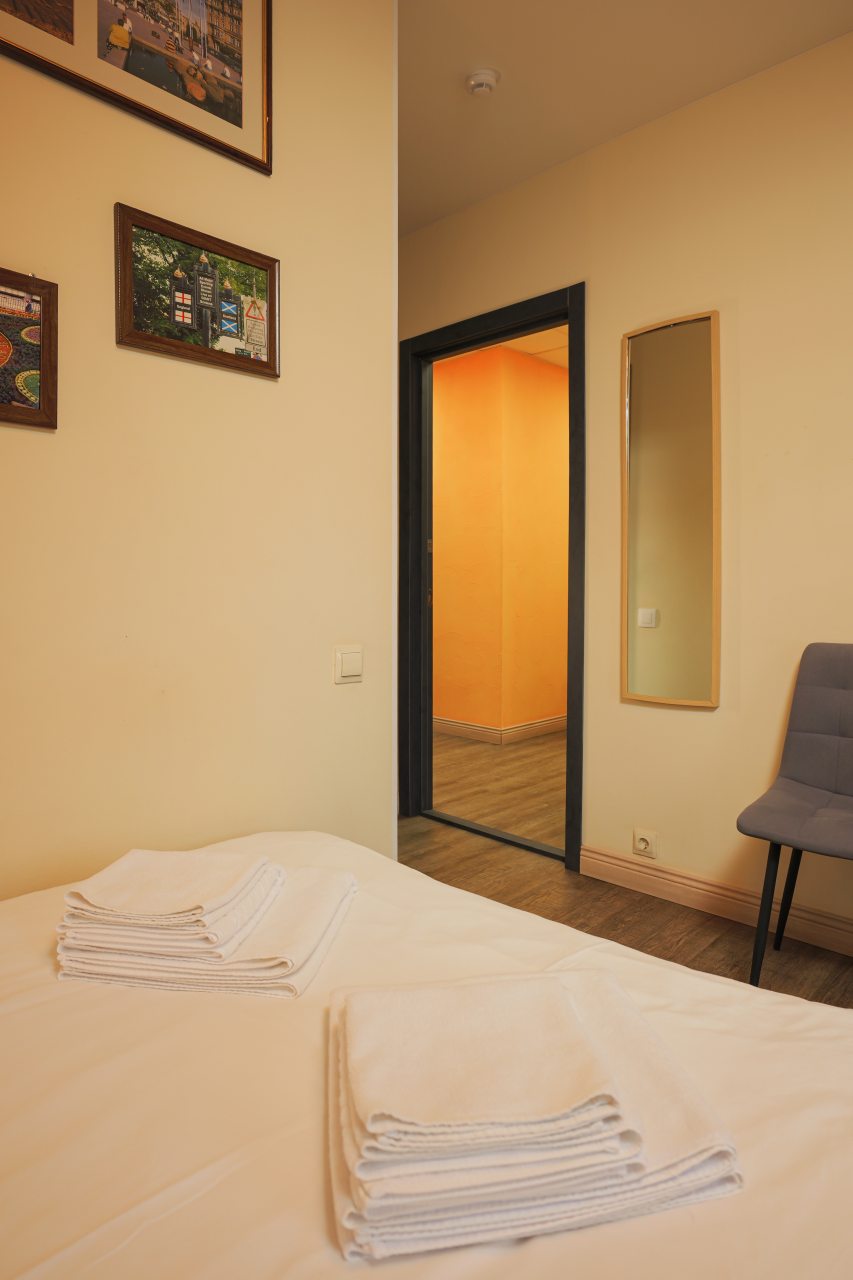 Номер с двухъярусной кроватью, кухней и сан.узлом