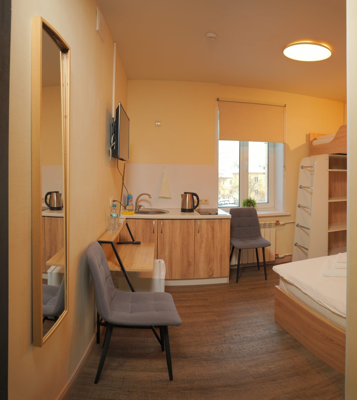 Номер с двухъярусной кроватью, кухней и сан.узлом