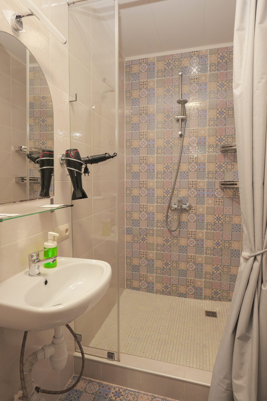 Номер с двухъярусной кроватью, кухней и сан.узлом