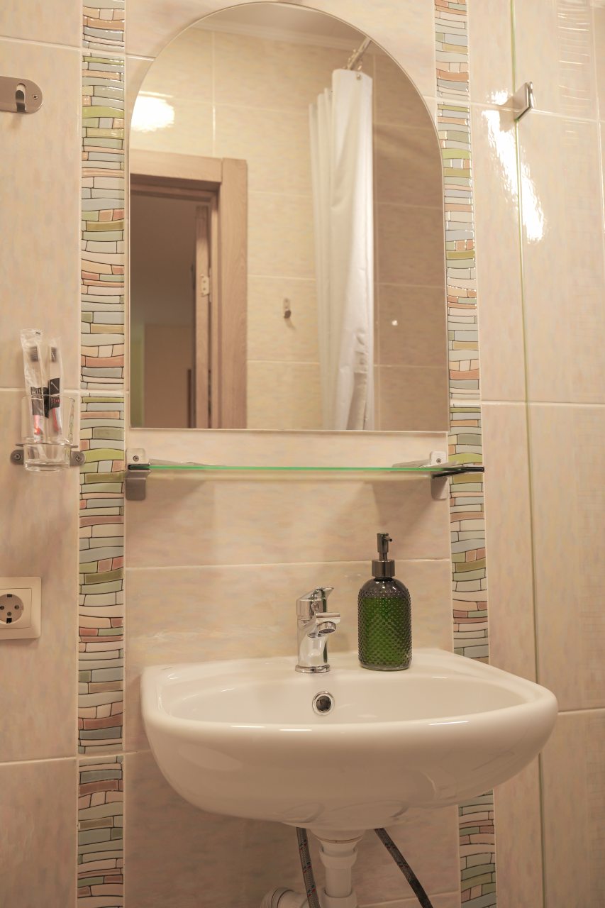 Номер с двухспальной кроватью, кухней и сан.узлом