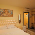 Номер с двухспальной кроватью, кухней и сан.узлом