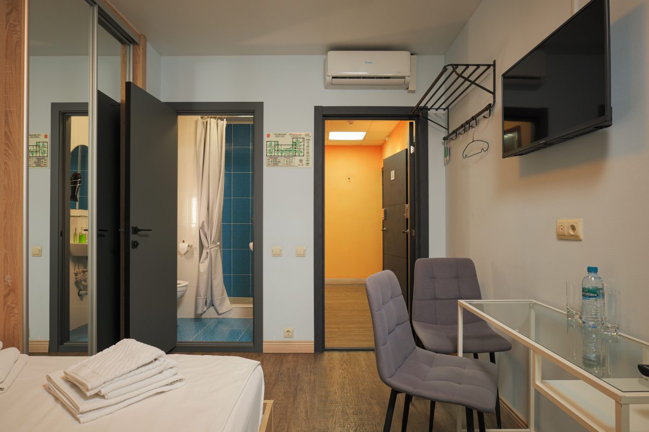 Номер с двухспальной кроватью и сан.узлом