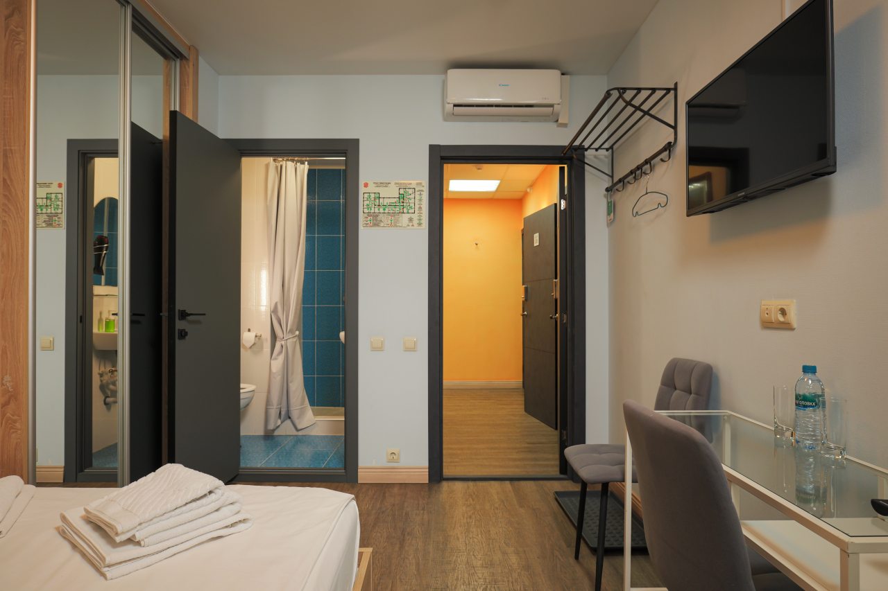 Номер с двухспальной кроватью и сан.узлом